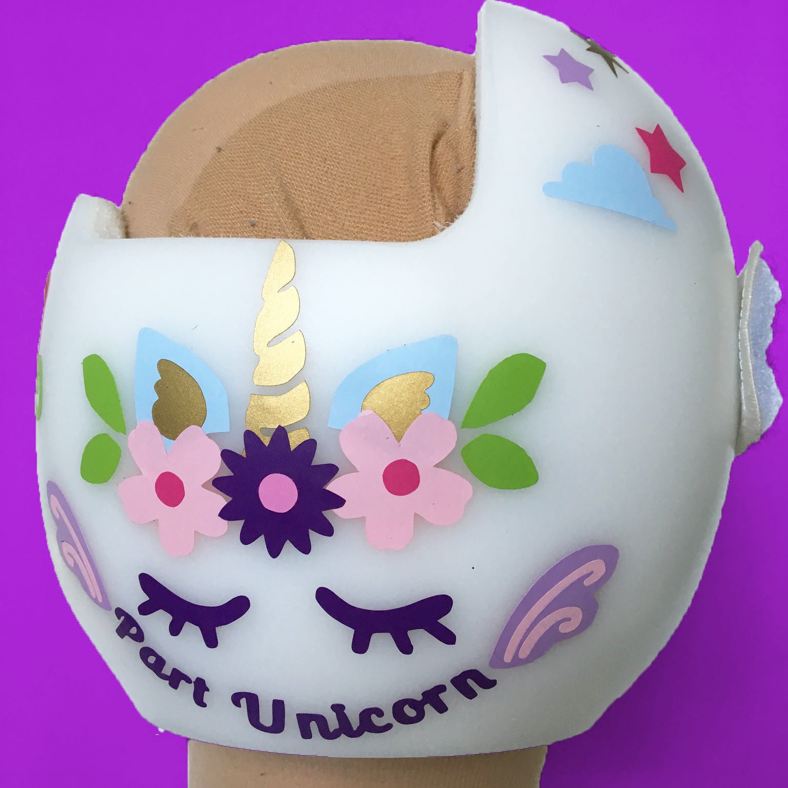 baby helmet decorating, baby helmet decals, cranial band decals, doc band decorations, doc band painting, baby helmet painting, babbleworthy, starband decals, plagiocephaly helmet decals, craniosynostosis helmet decals